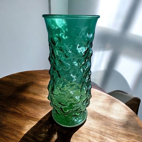 Vintage Crinkle Glass Vase Green E O Brody Co. Emerald Green 8 1/2" Tall - Made - Picture 1 of 6